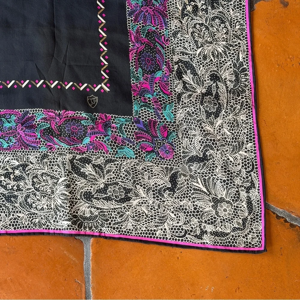 VINTAGE LUXURIOUS FLORAL BIRD SHAWL SCARF HAND ROLLED OLD MONEY COCKTAIL PARTY